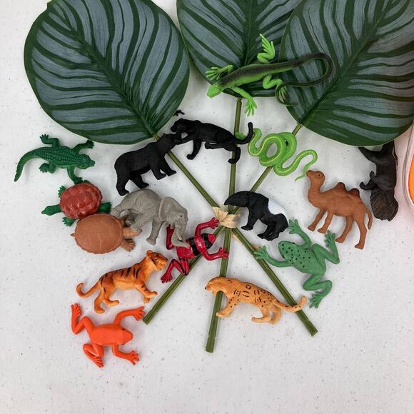 Rainforest Cafe Mini Backpack Belt Bag Small Variety Jungle Animals Figures Toys - Picture 2 of 6